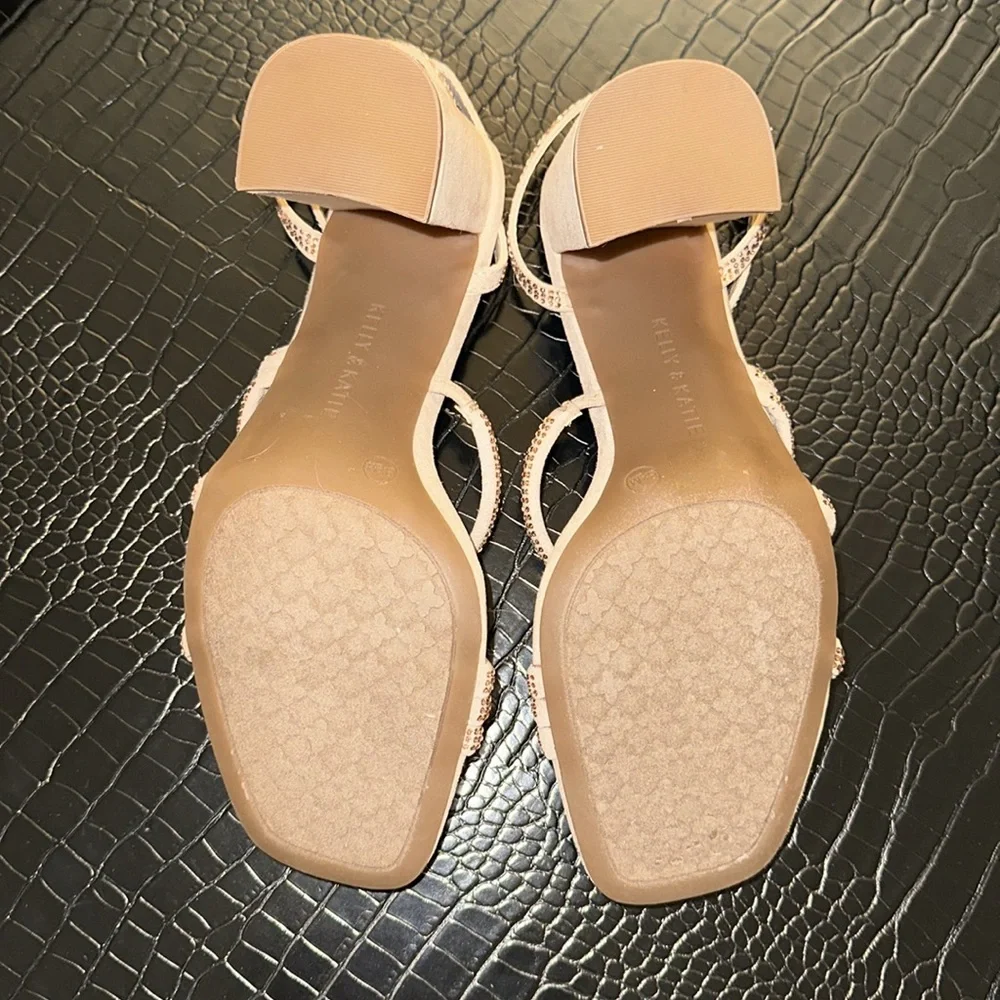 Kelly & Katie Cadene Sandals - Picture 9 of 10